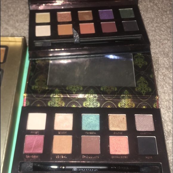 makeup - Picture 2 of 4